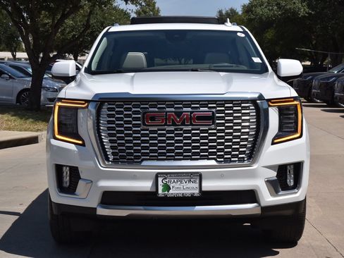 Used 2024 GMC Yukon XL Denali w/ Advanced Technology Package AWD/4WD image 3