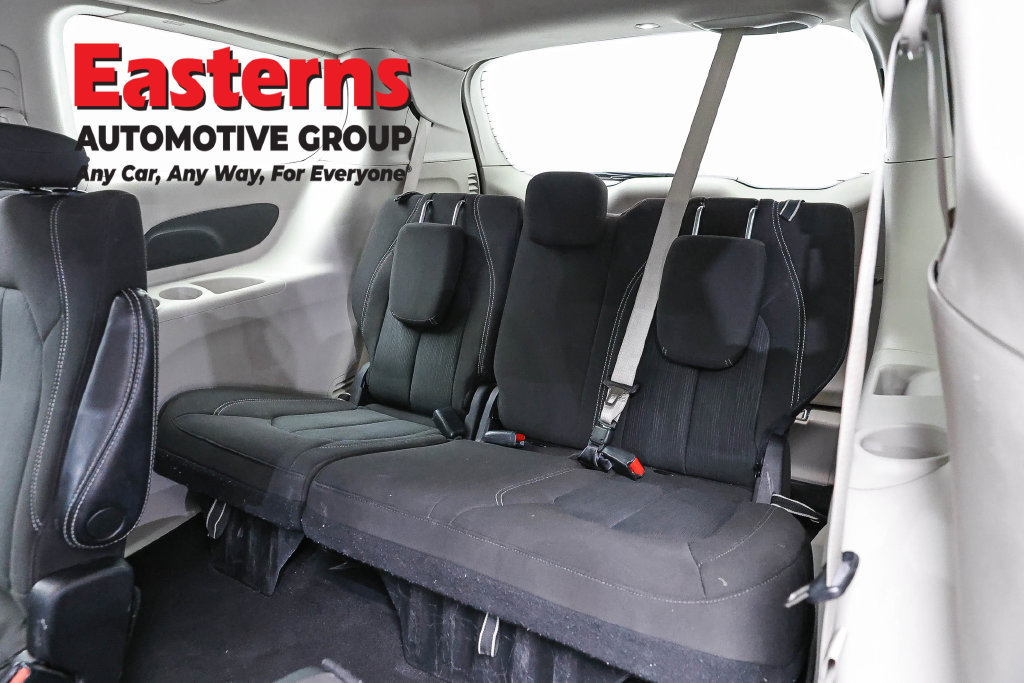 Used 2023 Chrysler Voyager LX FWD image 27