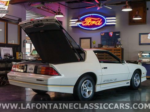 Used 1990 Chevrolet Camaro IROC-Z image 52