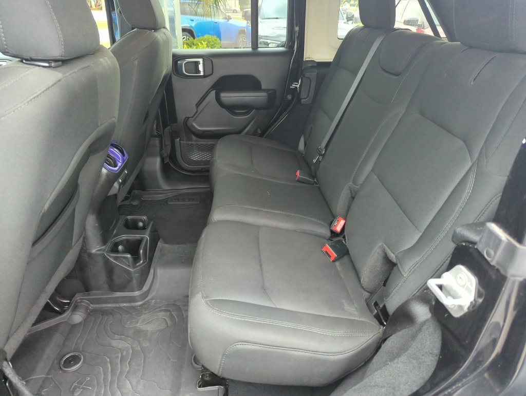 Used 2022 Jeep Wrangler Unlimited Sport AWD/4WD image 27