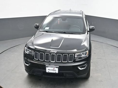 Used 2018 Jeep Grand Cherokee Laredo AWD/4WD image 23