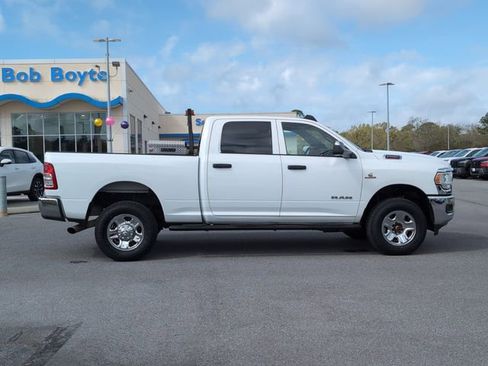 Used 2022 RAM 2500 Tradesman w/ Chrome Appearance Group AWD/4WD image 2