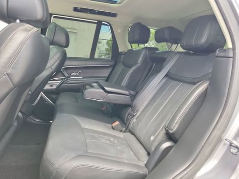 Used 2024 Land Rover Range Rover SE AWD/4WD image 13