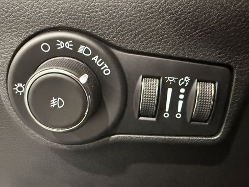 Used 2023 Jeep Compass Latitude AWD/4WD image 15