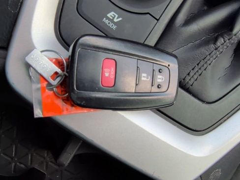 Used 2022 Toyota RAV4 SE AWD/4WD image 45
