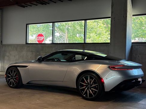 Used 2017 Aston Martin DB11 V12 RWD image 3