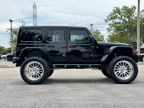 Used 2024 Jeep Wrangler Unlimited Rubicon AWD/4WD image 14