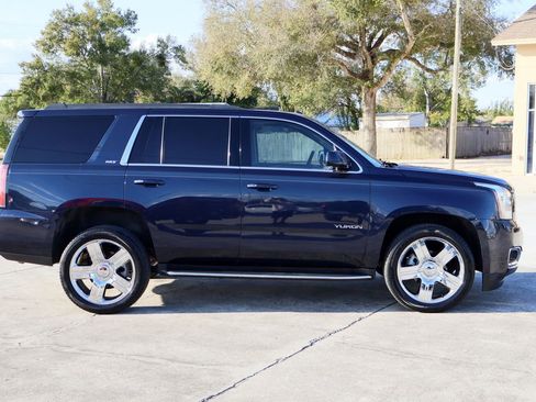 Used 2017 GMC Yukon SLT w/ Open Road Package image 7