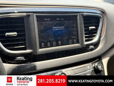 Used 2021 Chrysler Voyager Lxi FWD image 18