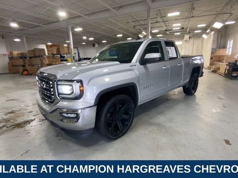 Used 2019 GMC Sierra 1500 SLE w/ SLE Value Package image 5