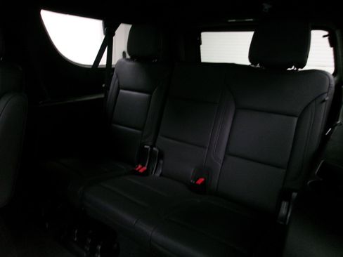 Used 2021 Chevrolet Suburban Z71 AWD/4WD image 10