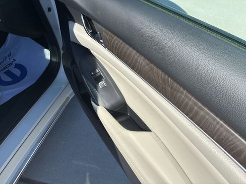 Used 2020 Honda Accord Touring image 17