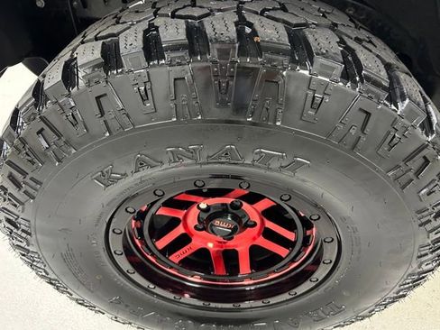 Used 2022 Jeep Wrangler Unlimited Rubicon w/ LED Lighting Group AWD/4WD image 10