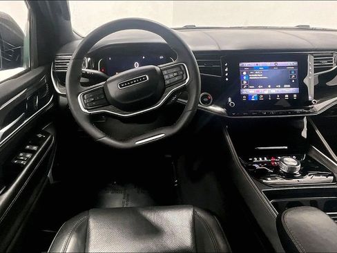 Used 2022 Jeep Wagoneer Series III w/ Convenience Group I image 5