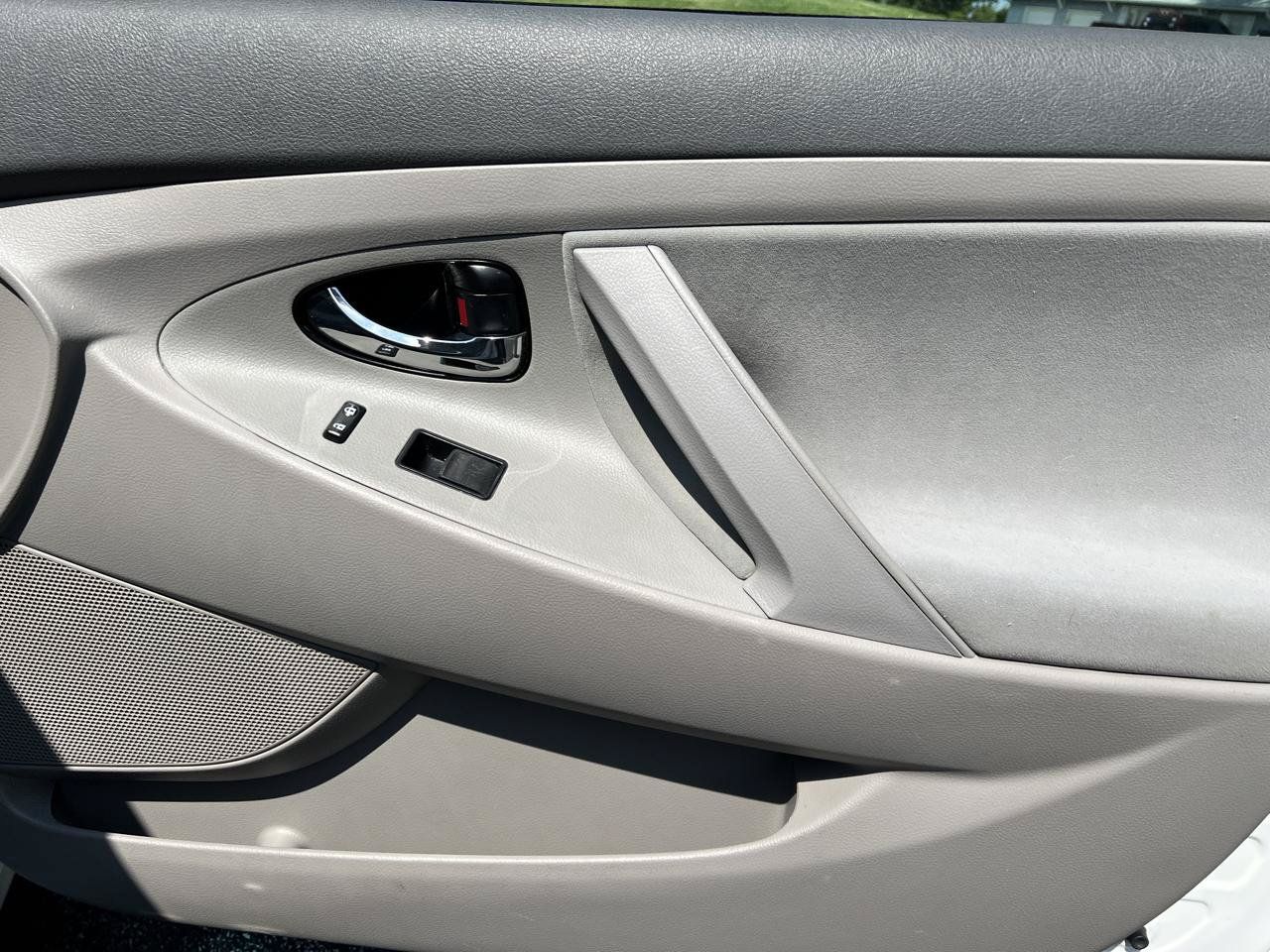 Used 2009 Toyota Camry FWD image 30