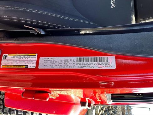 Used 2016 Jeep Wrangler Unlimited Sahara image 29