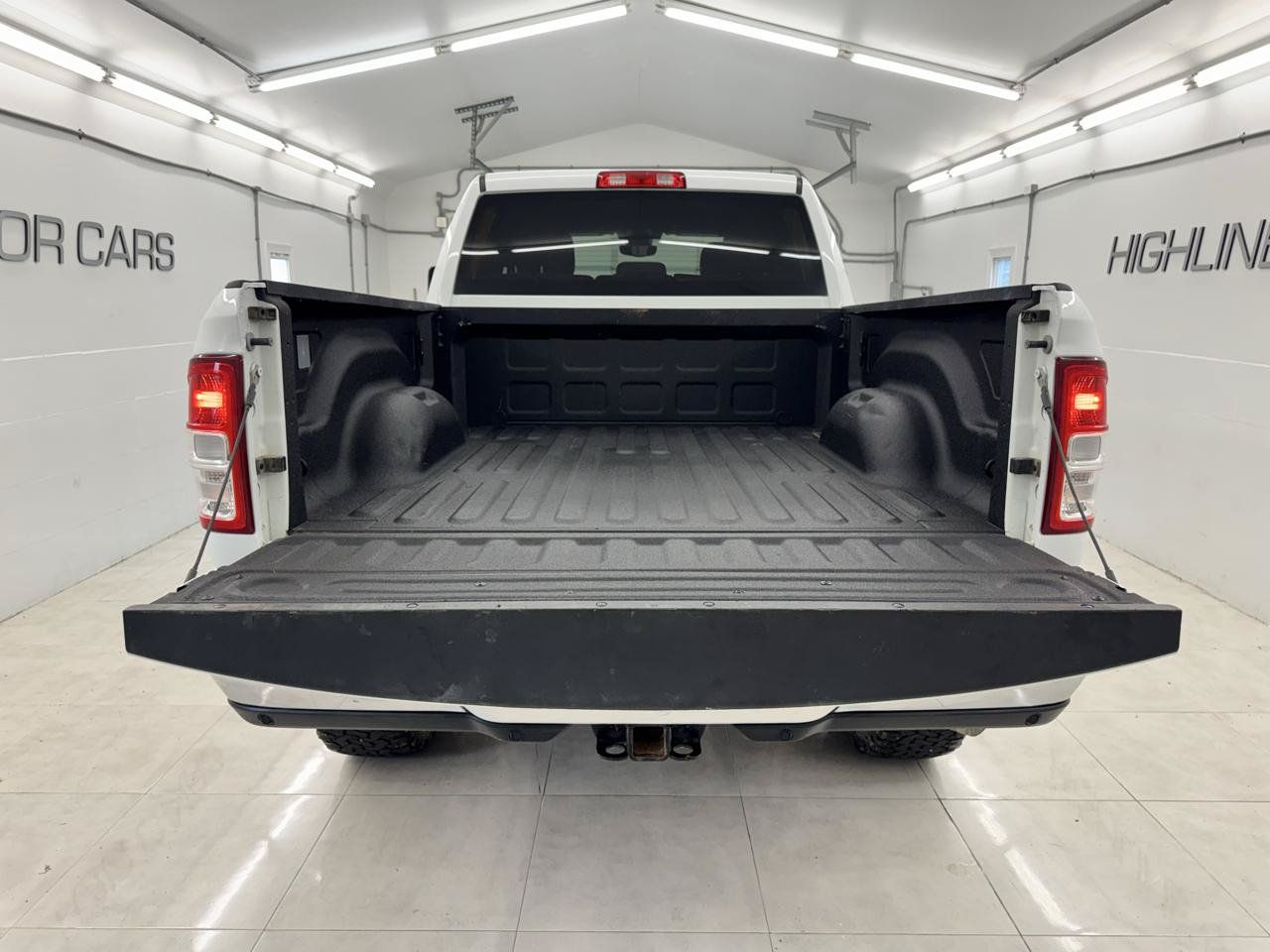 Used 2024 RAM 2500 Big Horn w/ Off Road Package AWD/4WD image 6