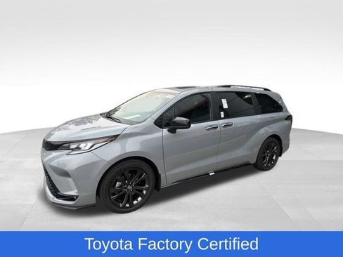 Used 2026 Toyota Sienna XSE FWD image 1