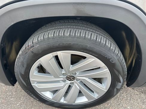 Used 2021 Volkswagen Atlas SE image 22