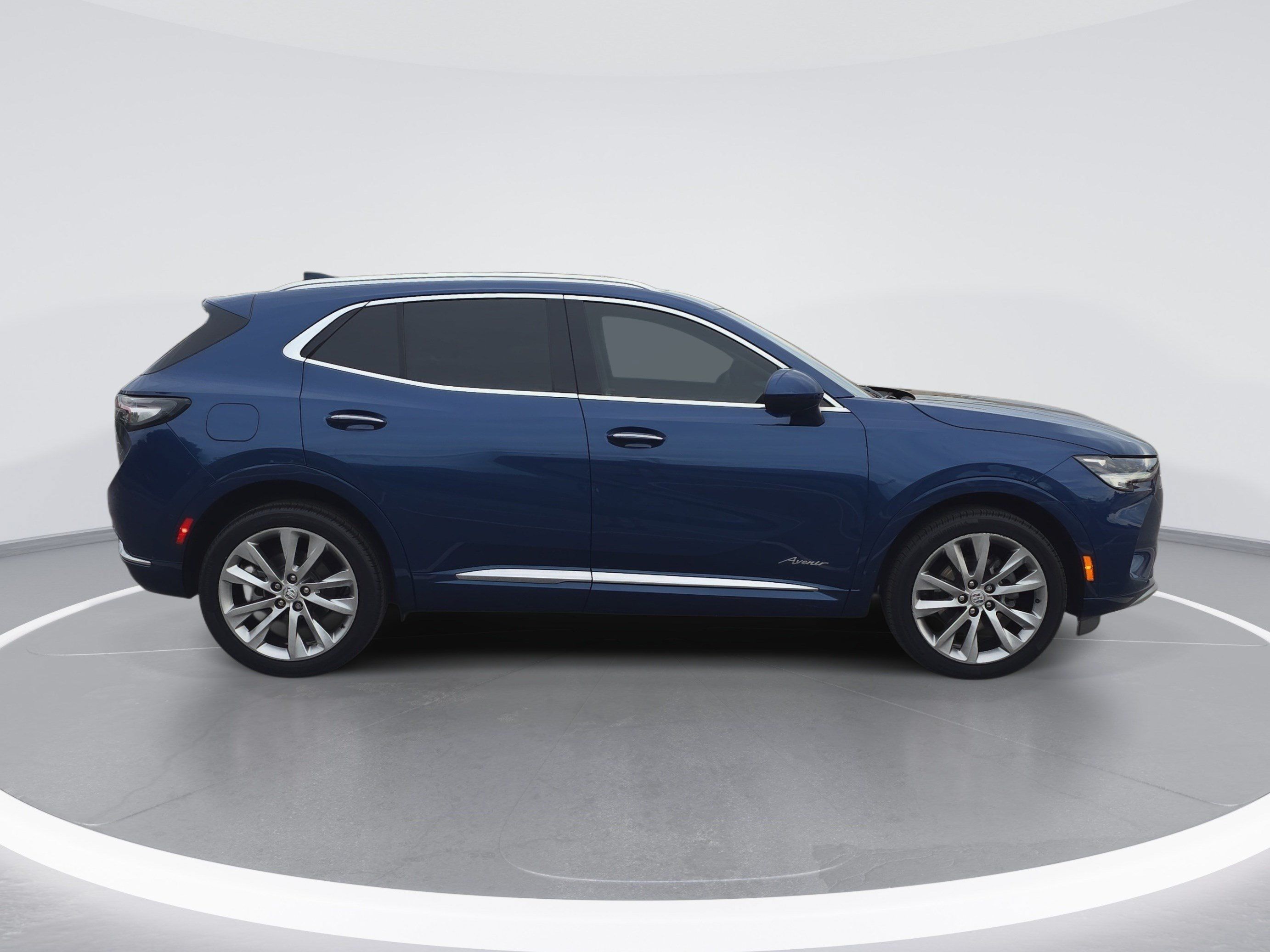 Used 2023 Buick Envision Avenir FWD image 2