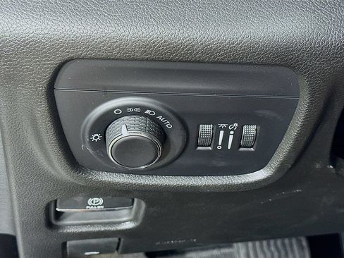 Used 2024 Jeep Grand Cherokee Altitude AWD/4WD image 20