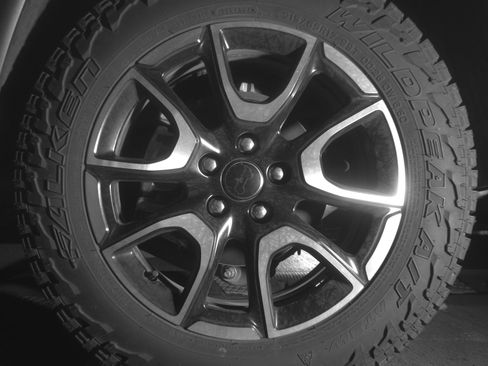Used 2025 Jeep Compass Trailhawk AWD/4WD image 14