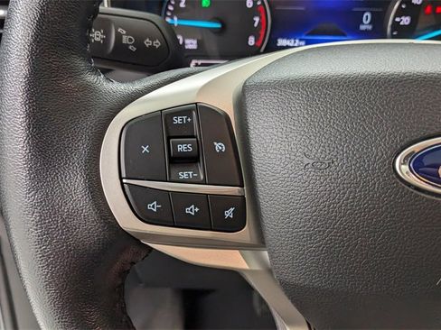 Certified 2022 Ford Explorer XLT w/ Equipment Group 202A image 30