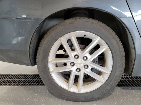 Used 2010 Chevrolet Impala LTZ FWD image 15