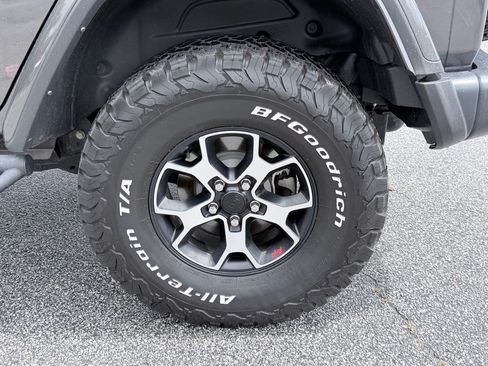 Used 2022 Jeep Wrangler Unlimited Rubicon w/ LED Lighting Group AWD/4WD image 34