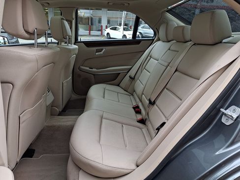Used 2016 Mercedes-Benz E 350 4MATIC Sedan image 10