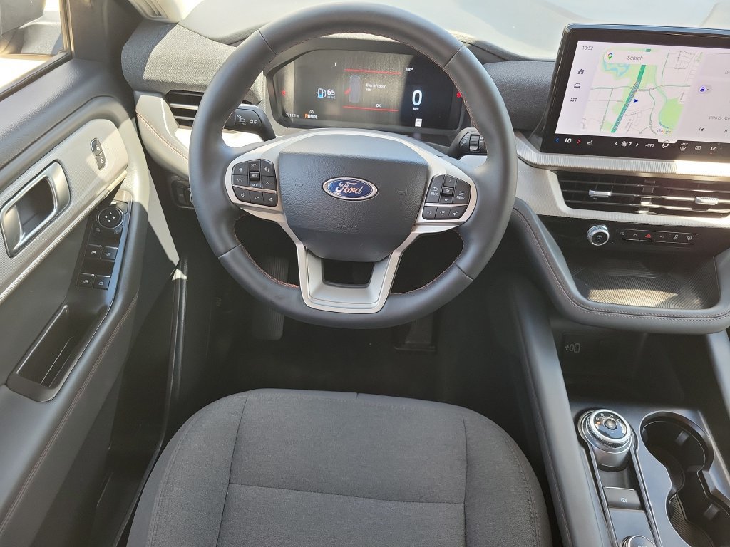 Used 2026 Ford Explorer Active AWD/4WD image 21