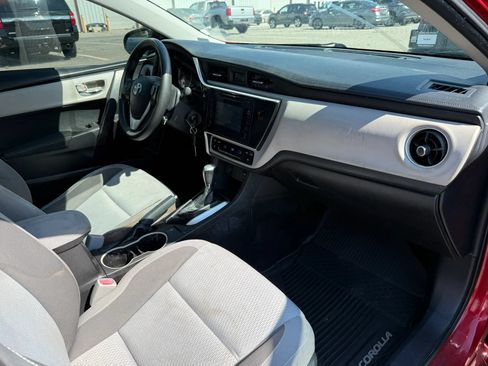 Used 2019 Toyota Corolla LE FWD image 19