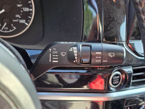 Used 2022 Nissan Pathfinder SV FWD image 24