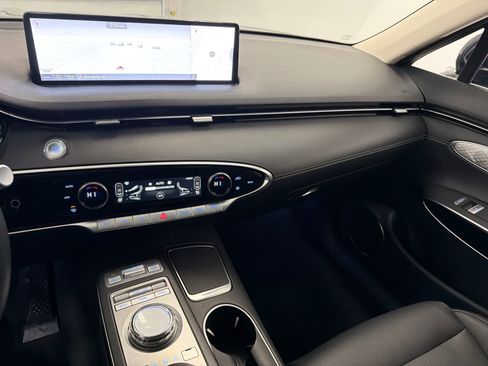 Used 2025 Genesis GV70 2.5T image 23