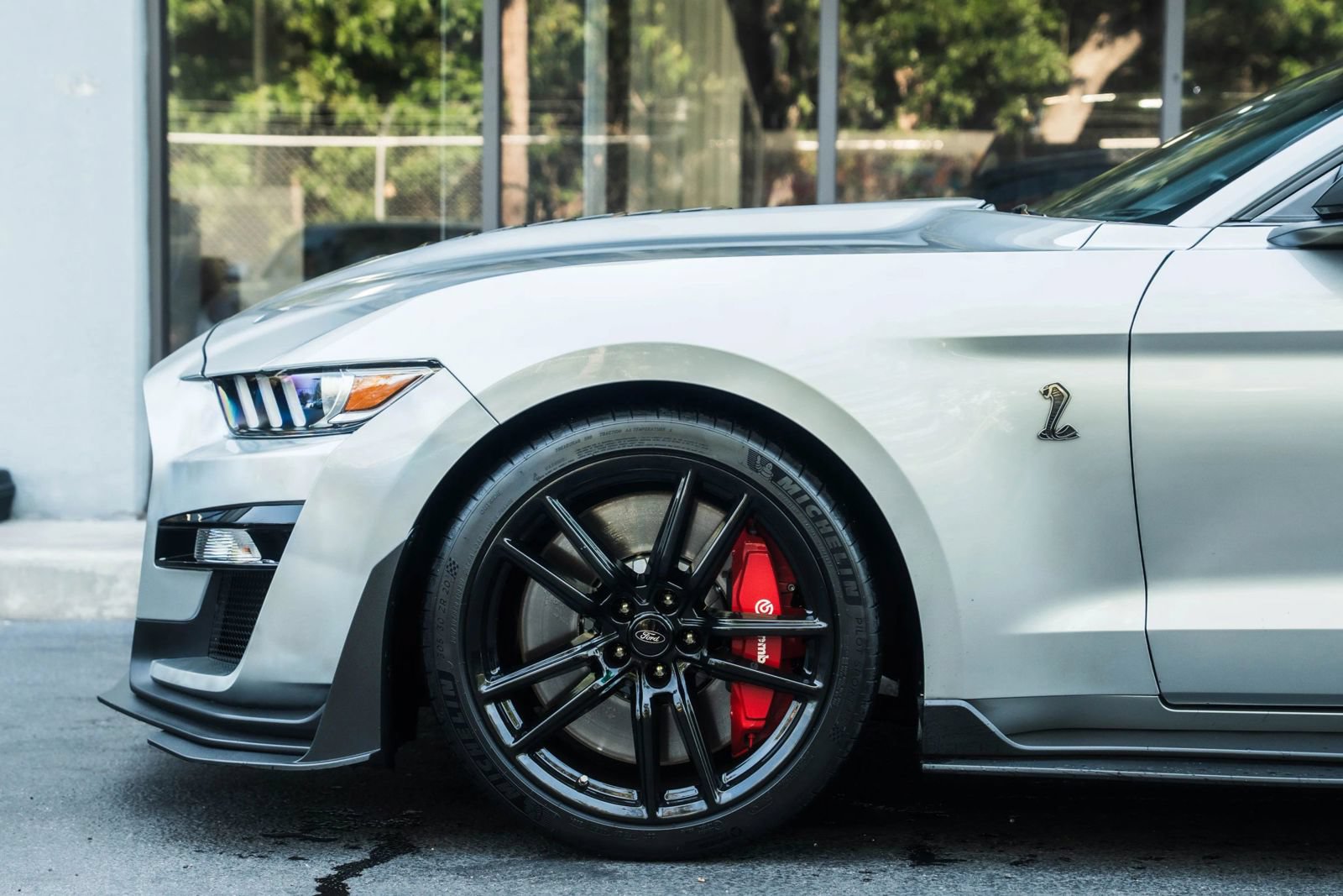 Used 2020 Ford Mustang Shelby GT500 w/ Technology Package RWD image 4