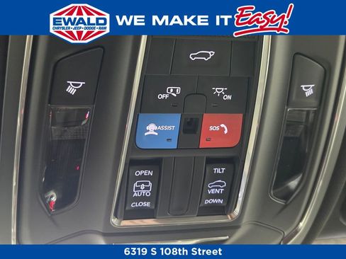 New 2025 Jeep Grand Cherokee Altitude image 12