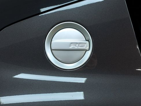 Used 2011 Audi R8 V10 image 38