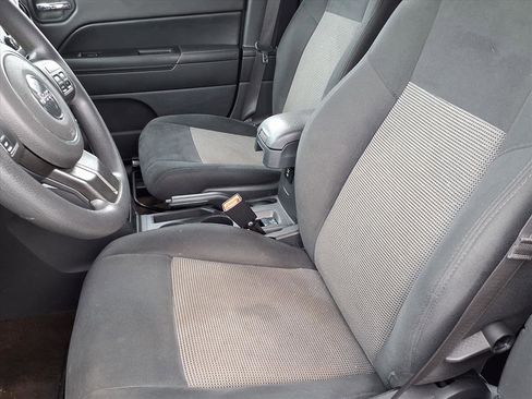 Used 2014 Jeep Patriot Latitude image 3