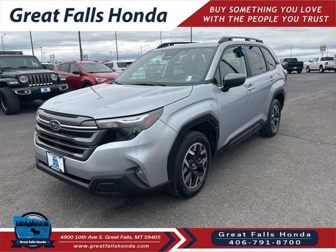 Used 2025 Subaru Forester Premium AWD/4WD image 3