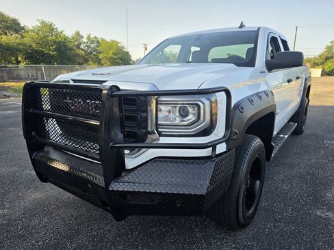Used 2017 GMC Sierra 1500 4x4 Double Cab w/ Sierra Convenience Package image 3