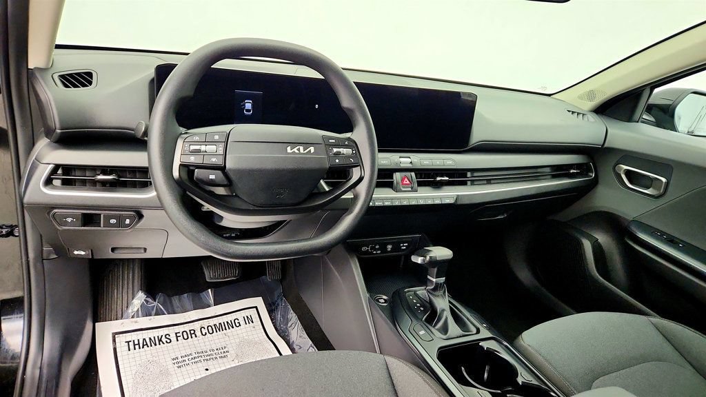 Used 2025 Kia K4 FWD image 12