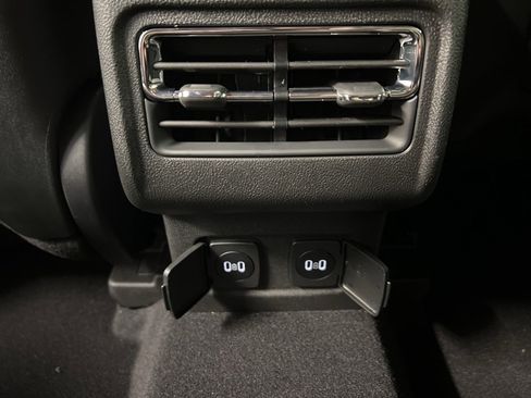 Used 2026 Lincoln Corsair Premiere image 34