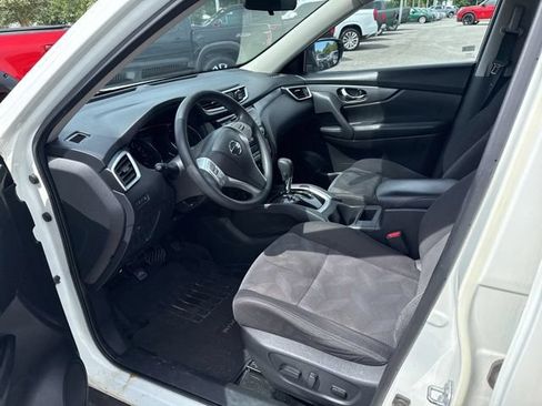 Used 2016 Nissan Rogue SV FWD image 25
