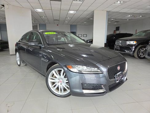 Used 2016 Jaguar XF Prestige image 1