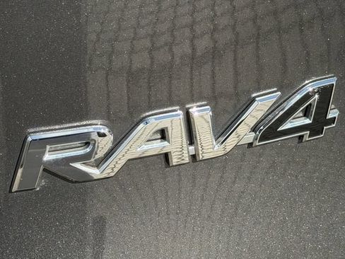 Used 2023 Toyota RAV4 XLE w/ Convenience Package FWD image 9