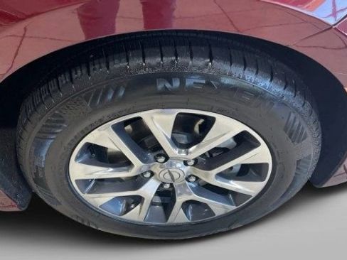 Used 2021 Chrysler Pacifica Pinnacle FWD image 4