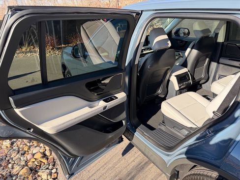 New 2026 Lincoln Aviator AWD image 19