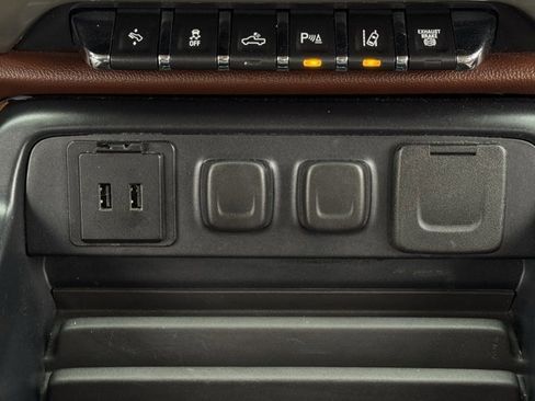 Used 2016 Chevrolet Silverado 2500 High Country w/ Duramax Plus Package image 19