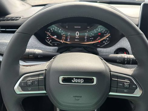 Used 2023 Jeep Compass Latitude w/ Convenience Group AWD/4WD image 20