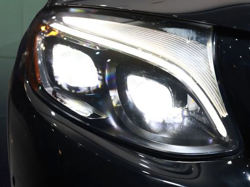 Used 2018 Mercedes-Benz GLC 63 AMG 4MATIC image 52